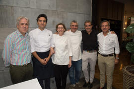 Showcooking en patio del Hotel Molina Larios. Curso "Ciencia y gastronomía. Desmontando leyendas urbanas". Cursos de Verano de la Universidad de Málaga. Málaga. Julio de 2019