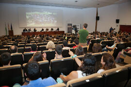 Proyección del vídeo resumen de la jornadas. Entrega de premios en el Paraninfo de la Universidad de Málaga. Olimpiada Española de Economía, Fase Nacional. Junio de 2015