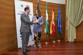 Entrega del Premio del Aula de Economía y Deporte de la Universidad de Málaga a Sarah Almagro Vallejo. Edificio del Rectorado. Febrero de 2024