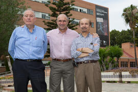 Foto de grupo. Facultad de Ciencias Económicas y Empresariales. Campus de El Ejido. Mayo de 2015