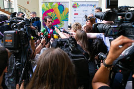 José María Aznar atiende a los medios. Cursos de Verano de la Universidad de Málaga. Edificio del Rectorado. Julio de 2018