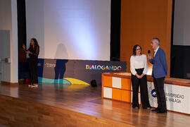 Intervención de Alejandro Rodríguez previa a la conferencia "Dialogando" con Clara Grima. Escuela de Ingenierías Industriales de la Universidad de Málaga. Mayo de 2024