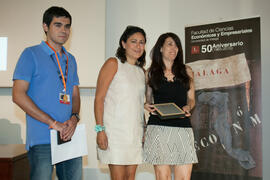La Asociación Española de Economía premia al Departamento de Economía del IES Fray Luis de Granada. Entrega de premios en el Paraninfo de la Universidad de Málaga. Olimpiada Española de Economía, Fase Nacional. Junio de 2015