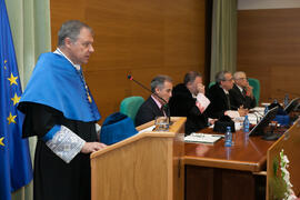 Antonio Flores Moya en la investidura como Doctor "Honoris Causa" de Antonio Luque por la Facultad de Ciencias de la Universidad de Málaga. Edificio del Rectorado. Octubre de 2016