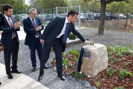 Inauguración de placa conmemorativa. Homenaje en recuerdo del profesor José María Troya. Escuela Técnica Superior de Ingeniería Informática. Octubre de 2016