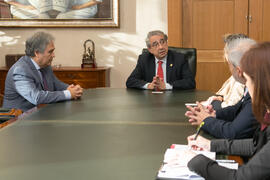 Reunión de trabajo previa a la firma del convenio de la Universidad de Málaga con el gobierno de Paraguay. Edificio del Rectorado. Diciembre de 2017