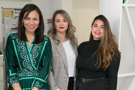 Isabel Rocha, Ana Belén Fernández y Estrella Lavado. Inauguración de la oficina 'Welcome to UMA'. Campus de Teatinos. Abril de 2019
