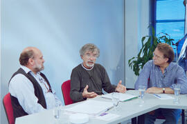 Mesa redonda y entrevistas en el CTI. Servicio de Institutos Universitarios, PTA. Mayo de 1999