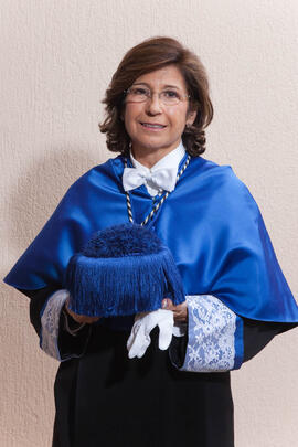 Retratos de D.ª Victoria Atencia García como Doctora "Honoris Causa" por la Universidad de Málaga. Diciembre de 2011