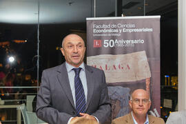 Intervención de Eugenio Luque. Cena homenaje al profesorado y PAS jubilado de la Facultad de Económicas. Hotel AC Málaga Palacio. Septiembre de 2014
