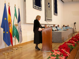 Investidura como Doctora "Honoris Causa" de D.ª Victoria Atencia García. Paraninfo. Diciembre de 2011