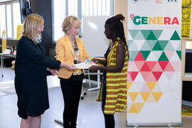 Entrega de diploma. Clausura del programa "Genera". Edificio "The Green Ray". Junio de 2019