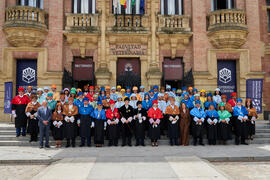 Foto de grupo tras la entrega de la Medalla de Oro de la Universidad de Córdoba a la Universidad de Málaga. Córdoba. Junio de 2022