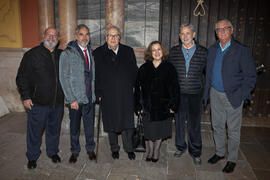 Foto de grupo tras la inauguración de la exposición "Aguatintas por Seguiriyas", de Eugenio Chicano. Palacio Episcopal de Málaga. Enero de 2019