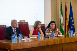 Isabel María Abad presenta las VI Jornadas Nacionales y I Jornada Internacional JIDERE 2015. Facultad de Ciencias Económicas y Empresariales. Julio de 2015