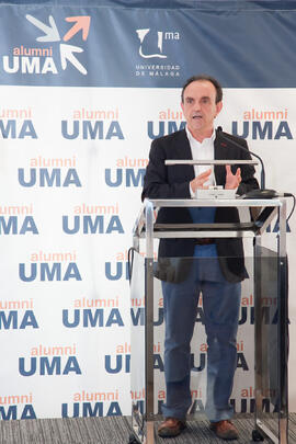 Nombramiento de Rafael Rodríguez como Miembro de Honor de la Asociación de Antiguos Alumnos de la Universidad de Málaga. Hotel AC Málaga Palacio. Octubre de 2014