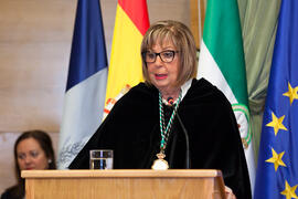 Adelaida de la Calle en la investidura como Doctor "Honoris Causa" de D. Antonio García-Bellido por la Facultad de Ciencias de la Universidad de Málaga. Rectorado. Marzo de 2015