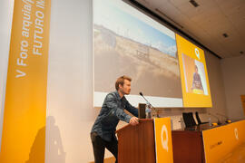 Carles Enrich Giménez. Presentación del proyecto "Nuevo acceso al centro histórico de Gironella". V Foro Arquia/Próxima 2016: Futuro Imperfecto. Paraninfo. Octubre de 2016