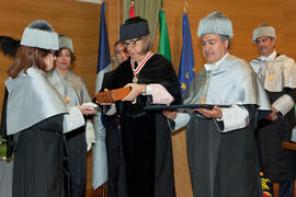 Investidura como Doctores "Honoris Causa" de Michelle Mattelart y Armand Mattelart por la Facultad de Ciencias de la Comunicación de la Universidad de Málaga. Rectorado. Abril de 2014