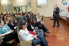 Daniel Salobreña imparte el taller Canvas de Creación de Empresas. Semana del Patrón. Facultad de Ciencias Económicas y Empresariales. Marzo de 2015