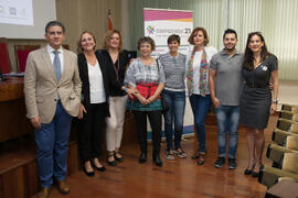 Foto de grupo previa a la mesa redonda "Emprendimiento femenino en la gastronomía". Seminario "Emprende 21". Facultad de Ciencias Económicas y Empresariales. Octubre de 2016