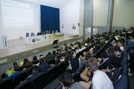 Beatriz Lacomba imparte la ponencia "Prueba para el acceso y admisión a la Universidad". Jornadas de Puertas Abiertas de la Universidad de Málaga. Complejo Polideportivo Universitario. Abril de 2018