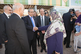 Hissa Al-Otaiba, José Ángel Narváez y Pedro Farias en la inauguración de la Oficina de la Universidad de Sharjah, Emiratos Árabes. Jardín Botánico. Noviembre de 2015