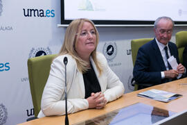 Susana Cabrera. Acto de la Fundación Lágrimas y Favores. Entrega de los Premios de Investigación de la Cátedra de Estudios Cofrades. Rectorado. Abril de 2019